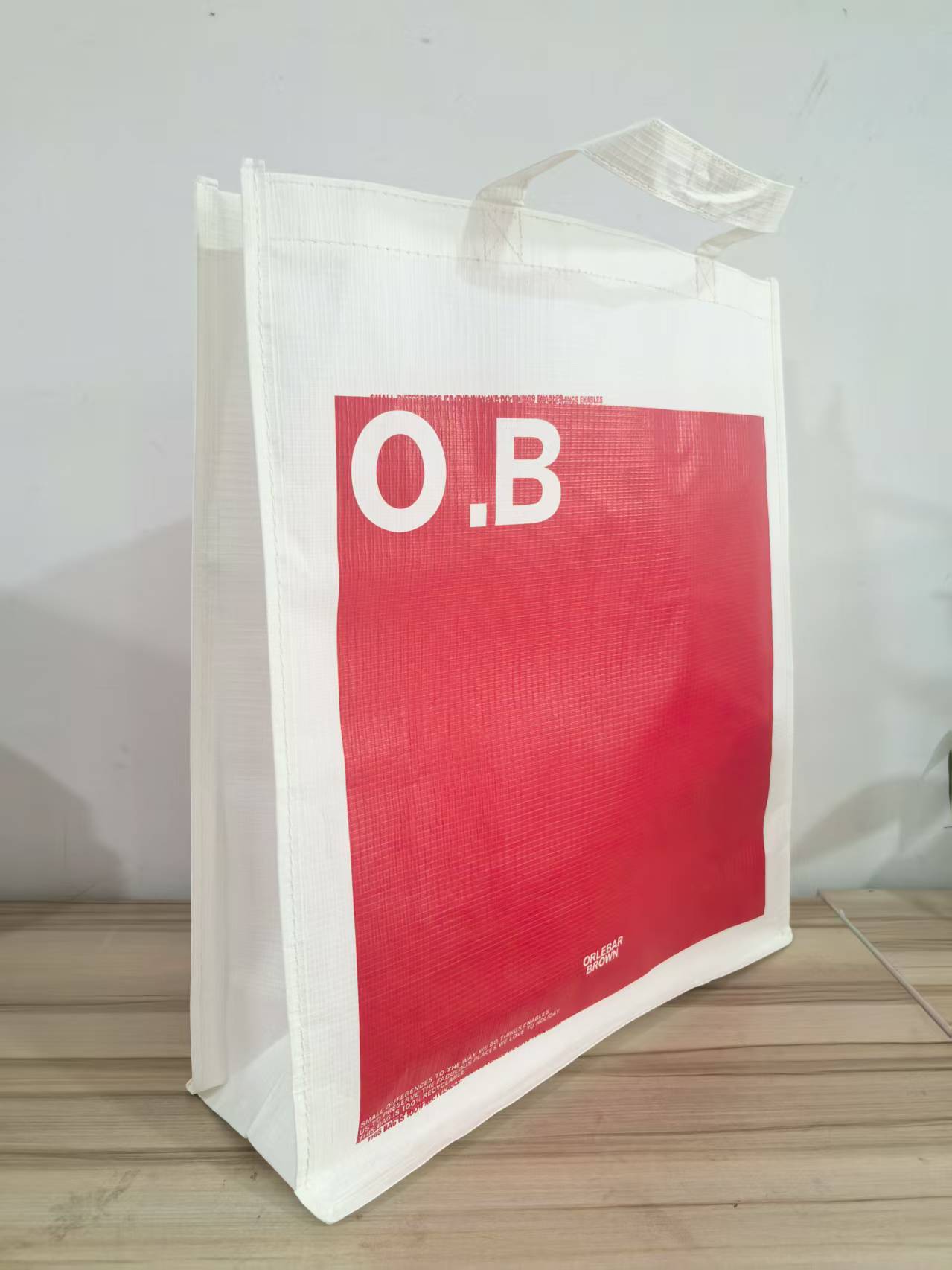 Resistencia sostenible: materia prima degradable para bolsas de embalaje de papel de entelado de alto rendimiento.