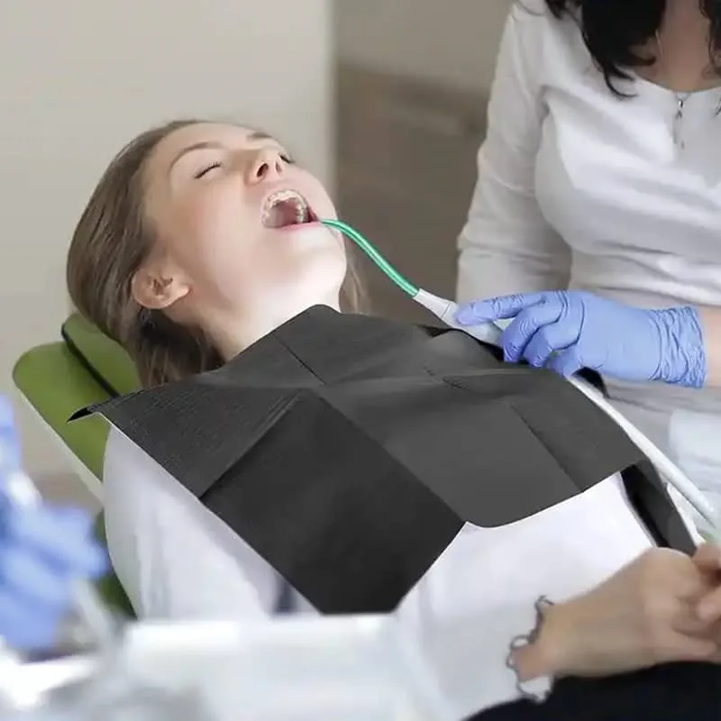 Mejore la eficiencia de su consultorio dental con baberos dentales de alta calidad y soluciones de equipos profesionales